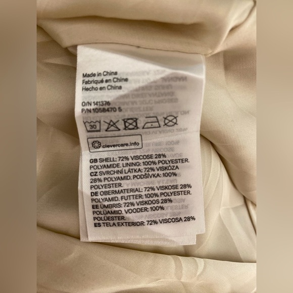 H&M Cut Out V-Neck Frill Flowy Back Tie Floral Draping Maxi Dress Size Small - Picture 13 of 13